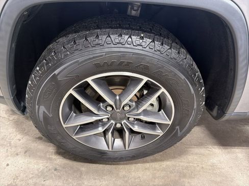 Used 2021 Jeep Grand Cherokee Limited w/ Luxury Group II image 10