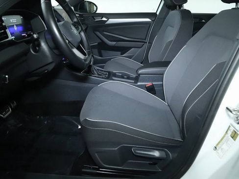 Used 2025 Volkswagen Jetta Sport image 18