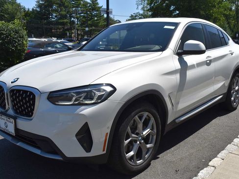 Used 2024 BMW X4 xDrive30i w/ Premium Package AWD/4WD image 3