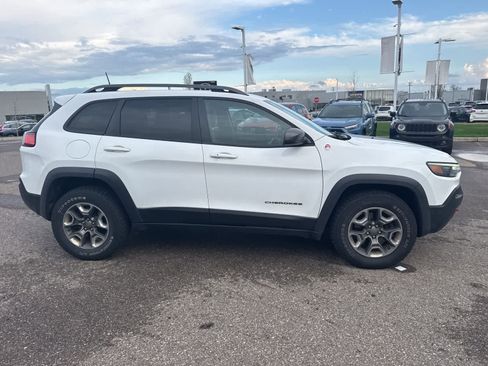 Used 2019 Jeep Cherokee Trailhawk w/ Cold Weather Group image 4