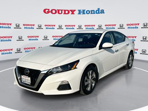 Used 2022 Nissan Altima 2.5 S image 1