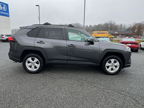 Used 2021 Toyota RAV4 XLE image 3