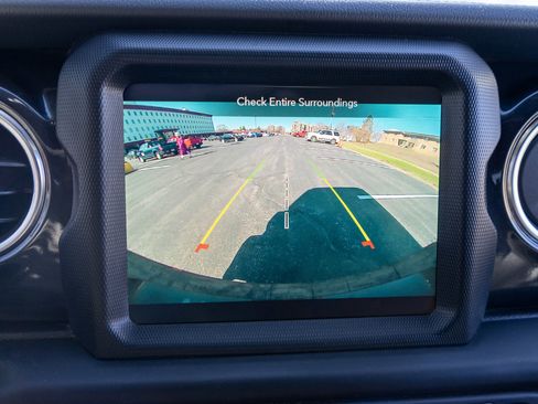 Used 2023 Jeep Wrangler Unlimited Sahara image 19