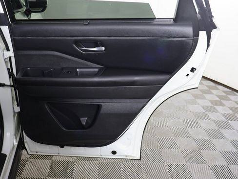 Used 2023 Nissan Pathfinder SL image 27