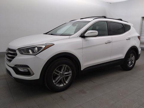 Used 2018 Hyundai Santa Fe Sport FWD image 2