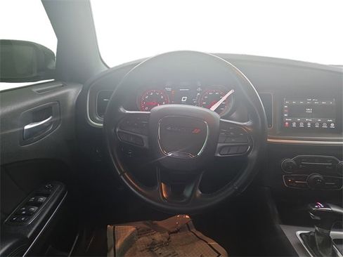Used 2022 Dodge Charger SXT w/ Driver Convenience Group image 12