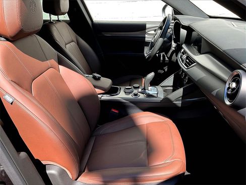 Used 2024 Alfa Romeo Stelvio Ti image 12