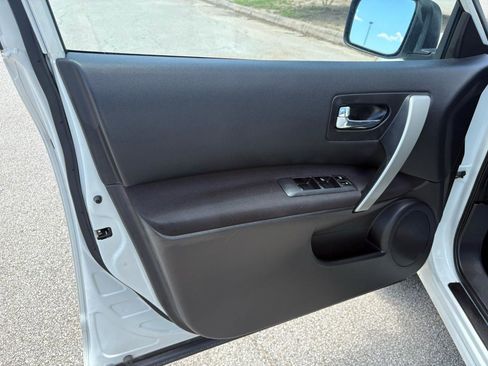 Used 2011 Nissan Rogue SV FWD image 33