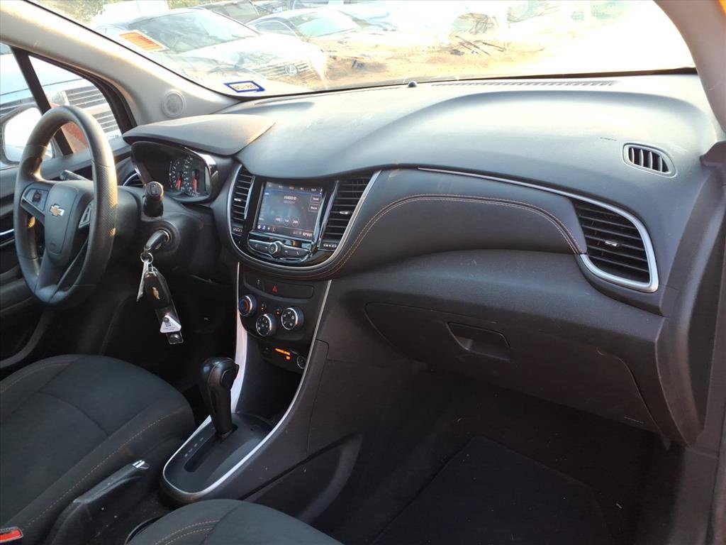 Used 2021 Chevrolet Trax LS w/ Tint and Cruise Package AWD/4WD image 16