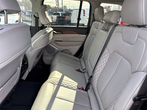 Used 2022 Jeep Grand Cherokee Summit w/ Luxury Tech Group V image 21