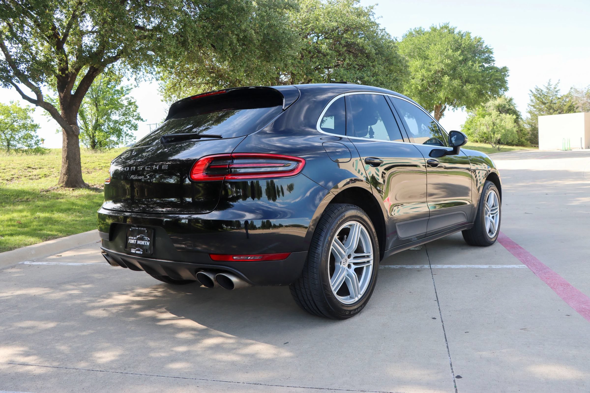 Used 2017 Porsche Macan S AWD/4WD image 7
