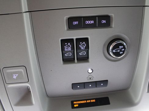 Used 2018 Chevrolet Tahoe LT image 25