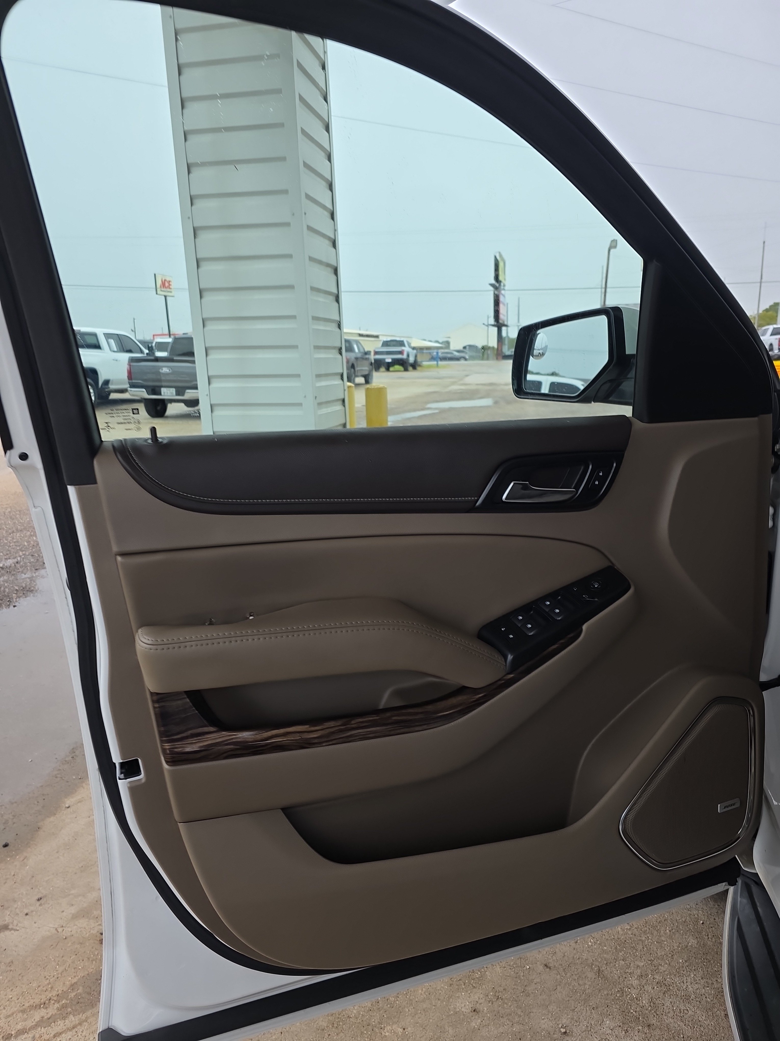 Used 2017 GMC Yukon SLE w/ SLE Value Package RWD image 12