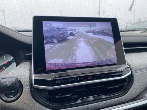 Used 2022 Jeep Compass Latitude w/ Convenience Group image 13