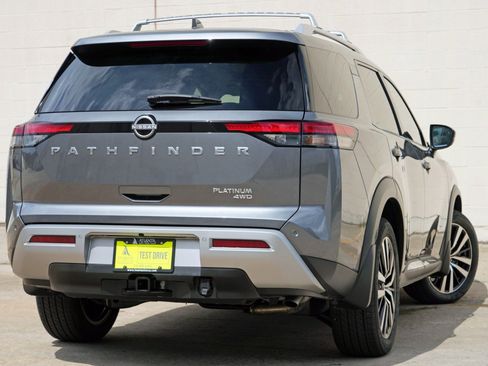 Used 2025 Nissan Pathfinder Platinum w/ Cargo Package AWD/4WD image 4