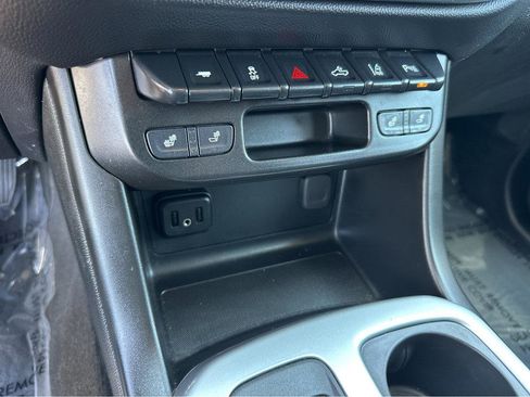 Used 2022 Chevrolet Colorado LT w/ Luxury Package AWD/4WD image 26