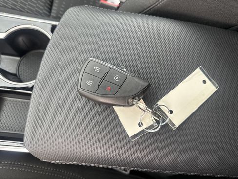 Used 2026 Chevrolet Equinox LT AWD/4WD image 28
