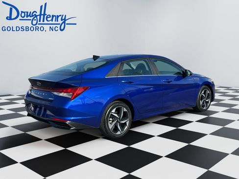 Used 2022 Hyundai Elantra Limited FWD image 5