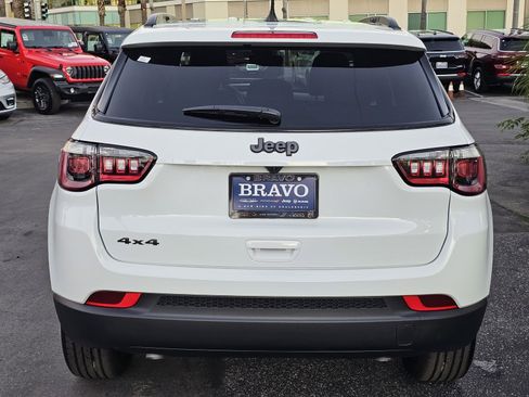 New 2026 Jeep Compass Latitude image 6