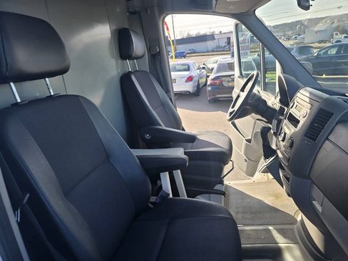 Used 2012 Mercedes-Benz Sprinter 2500 image 28