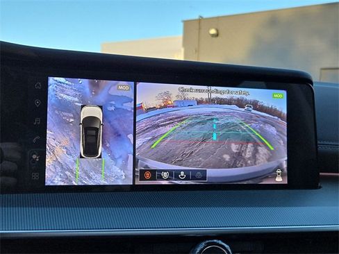 Certified 2025 Nissan Murano Platinum w/ Cargo Package image 17