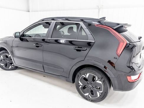 Used 2023 Kia Niro Wind FWD image 4