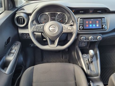 New 2025 Nissan Kicks Play S image 5