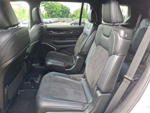 Used 2022 Jeep Grand Cherokee L Laredo AWD/4WD image 8