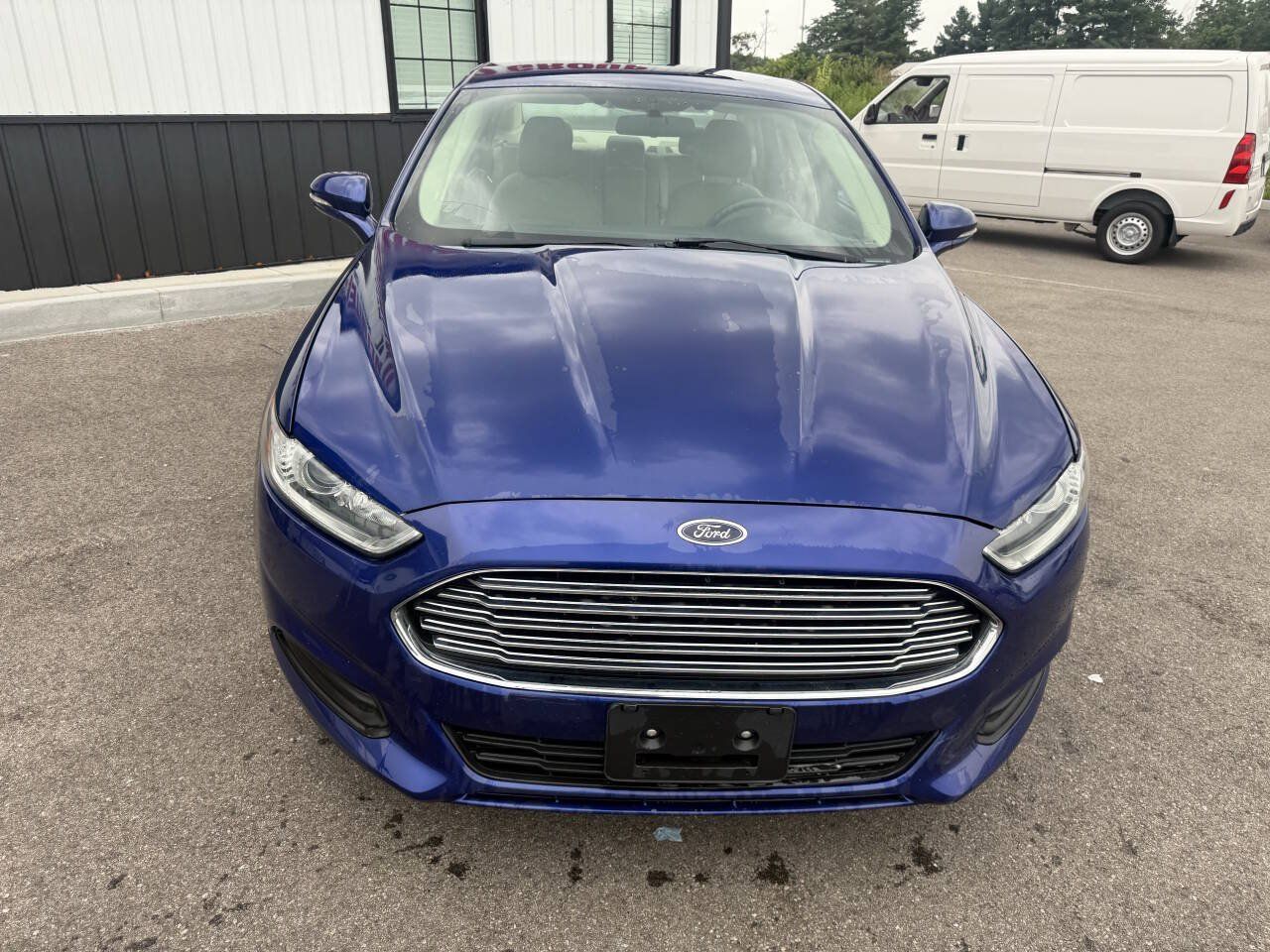 Used 2016 Ford Fusion SE FWD image 3