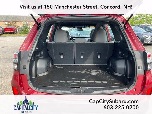 Used 2025 Subaru Forester AWD/4WD image 9