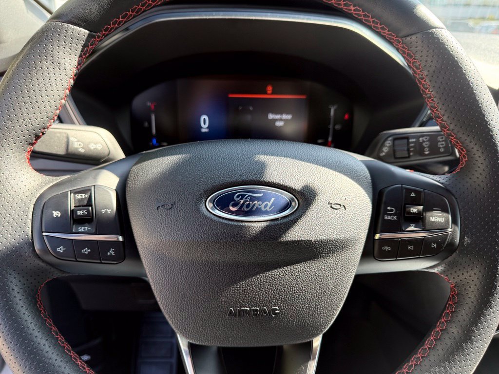 Used 2025 Ford Escape ST-Line Select AWD/4WD image 29