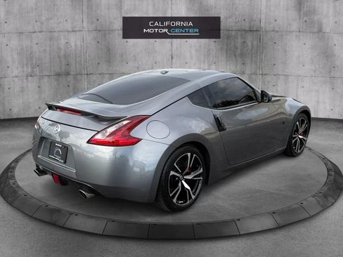 Used 2018 Nissan 370Z Coupe RWD image 5