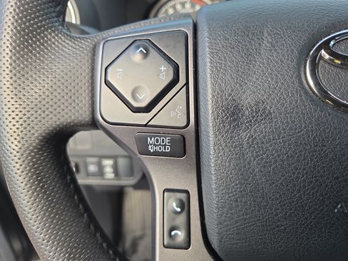 Certified 2023 Toyota Tacoma TRD Off-Road image 31