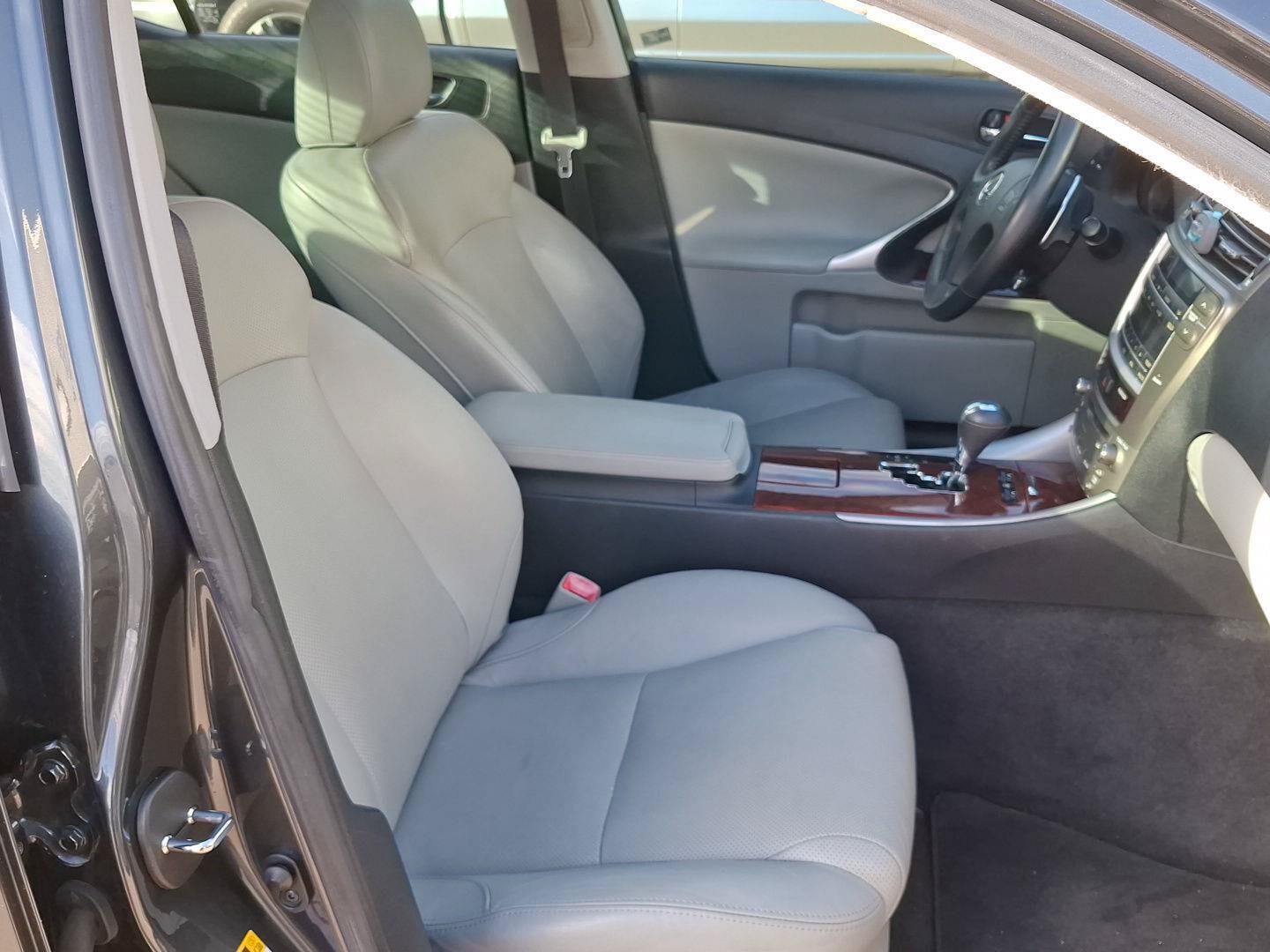 Used 2008 Lexus IS 250 w/ Premium Pkg RWD image 16
