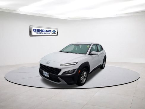 Used 2022 Hyundai Kona SE image 3