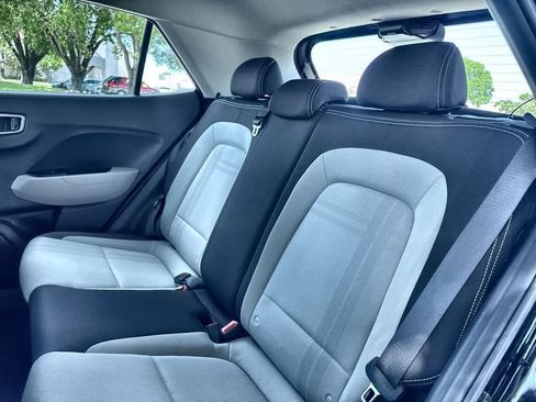 Used 2024 Hyundai Venue SEL FWD image 22