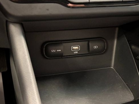 Used 2022 Kia Niro LXS image 15