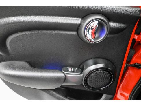 Used 2020 MINI Cooper 4-Door Hardtop w/ Storage Package FWD image 21