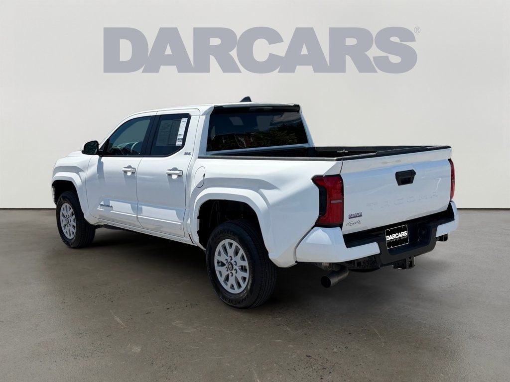 Certified 2026 Toyota Tacoma SR5 AWD/4WD image 5