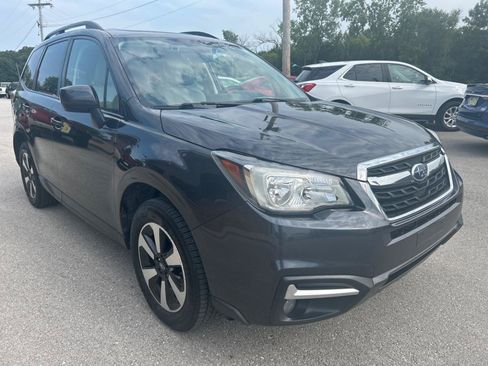 Used 2017 Subaru Forester 2.5i Premium AWD/4WD image 3