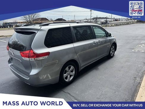Used 2011 Toyota Sienna LE w/ Towing Pkg FWD image 4