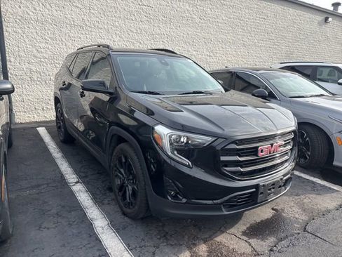 Used 2019 GMC Terrain SLT w/ Preferred Package image 3