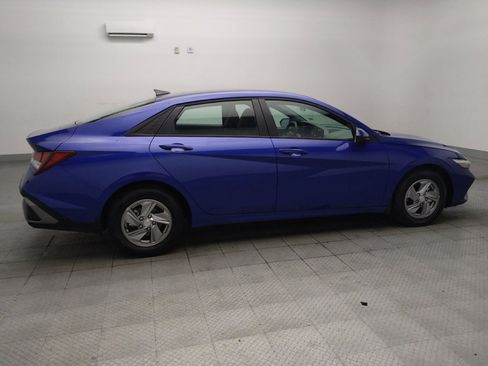 Used 2025 Hyundai Elantra SE FWD image 10