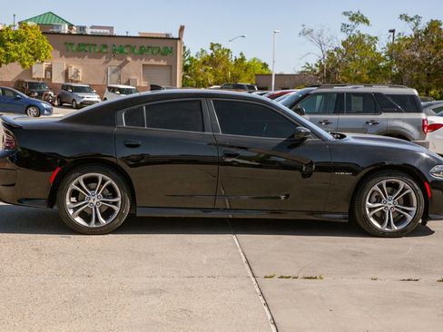 Used 2022 Dodge Charger R/T RWD image 4