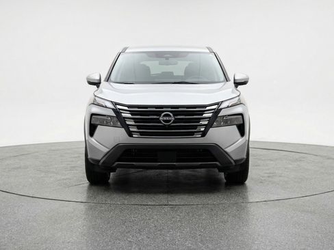 Used 2025 Nissan Rogue SV AWD/4WD image 2