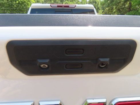 Used 2019 GMC Sierra 1500 Denali w/ Denali Ultimate Package AWD/4WD image 9