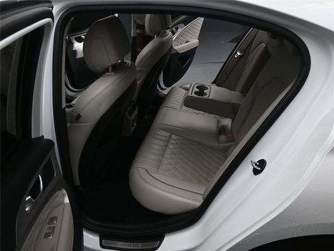 Used 2021 Genesis G70 2.0T w/ Prestige Package image 6