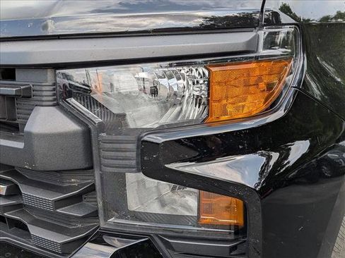 Used 2025 Chevrolet Silverado 1500 Custom AWD/4WD image 2