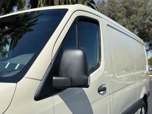 Used 2022 Mercedes-Benz Sprinter 1500 image 23