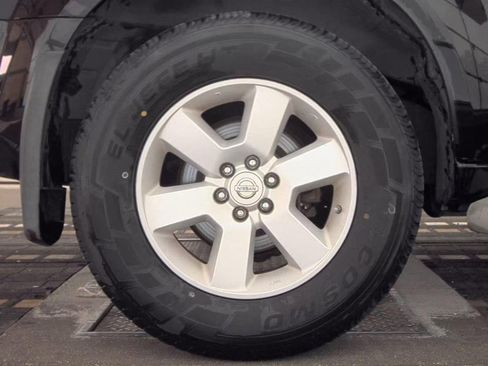 Used 2011 Nissan Pathfinder SV image 9